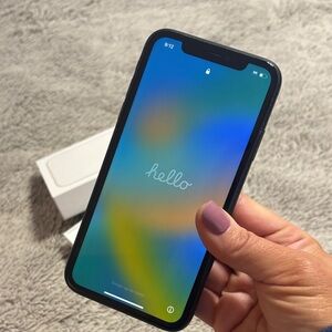 Perfect Condition- Apple iPhone 11, Black (64 GB)